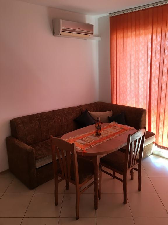Adonai Apartments Nesebar Buitenkant foto